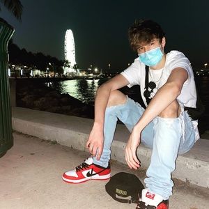 Meet your Posher, Julian